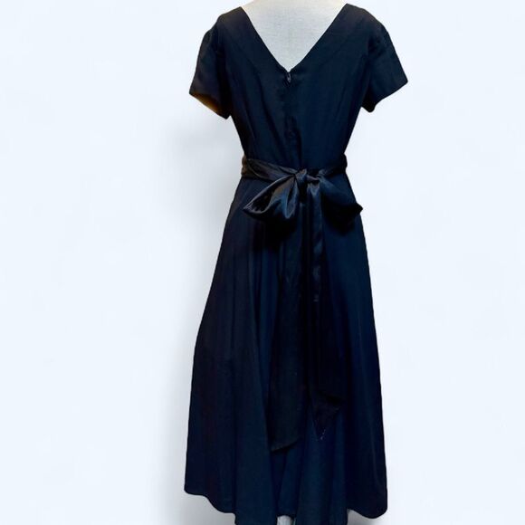 Vintage 1940s/50s Custom Matte Satin Hourglass Dress | Hollywood Event Piece. - Picture 7 of 10